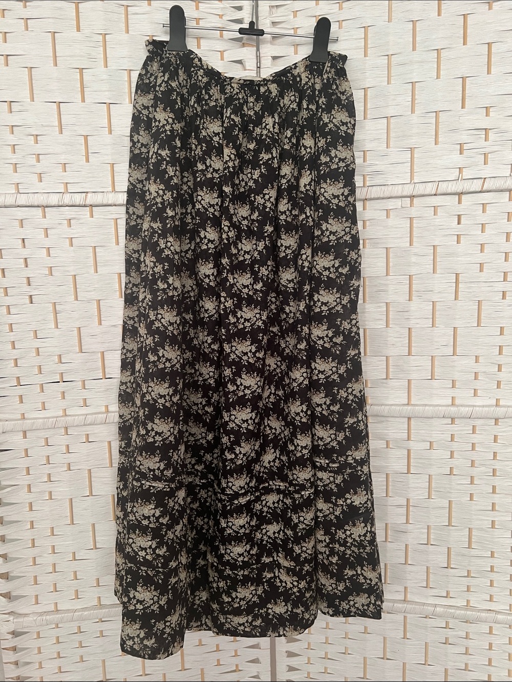 doen Black Floral Skirt